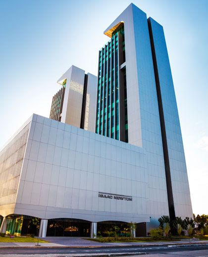 Empresarial Isaac Newton — prédio onde fica a Clínica ANGIO, na Ilha do Leite, Recife